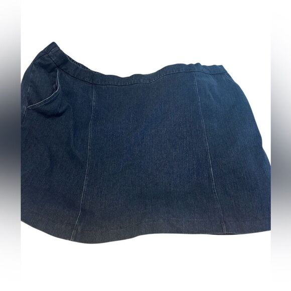 Isaac Mizrahi Live Denim Skort - Picture 5 of 16